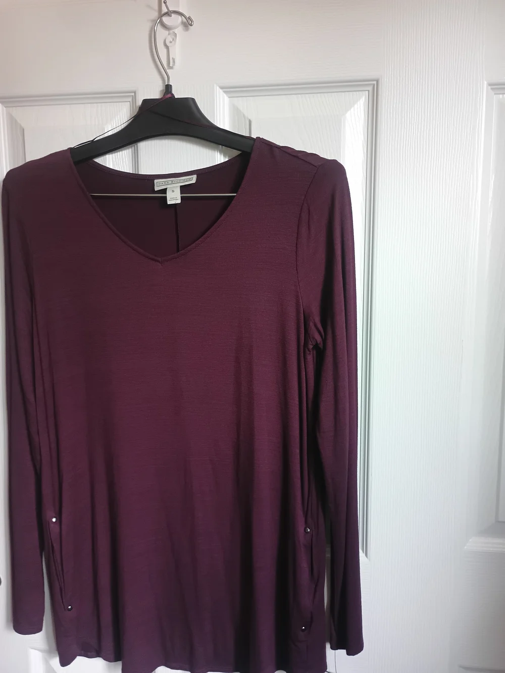 Dana Buchman Long Sleeve V-Neck Top